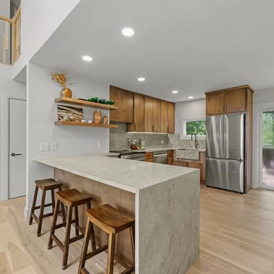 Moss's Muse: A Modern Retreat